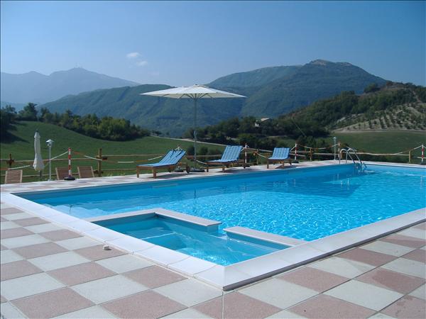 piscina con idromassaggio: Pesaro e Urbino